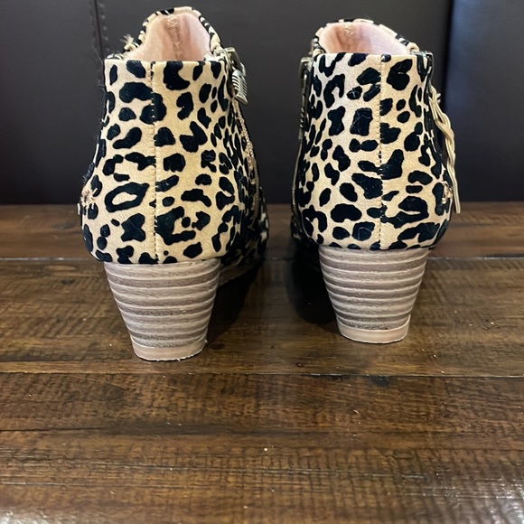 Blowfish Malibu Bootie Fashion Boot - Picture 4 of 7